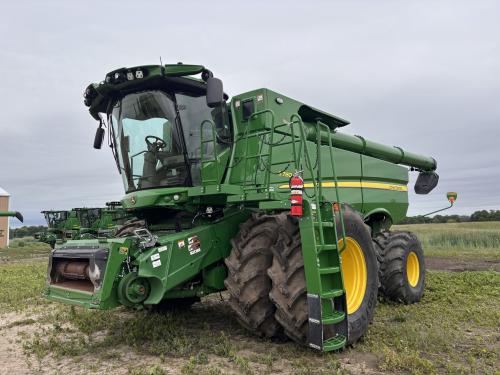 2023 John Deere S780