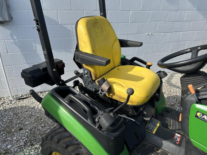 John Deere 1025R
