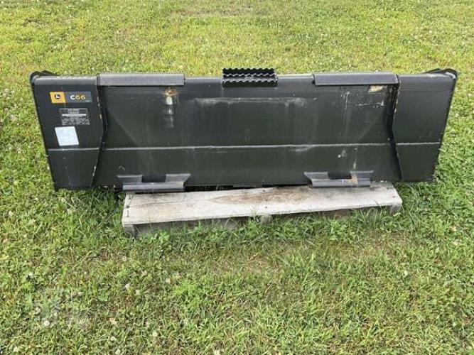 John Deere new KV24751 C66 bucket