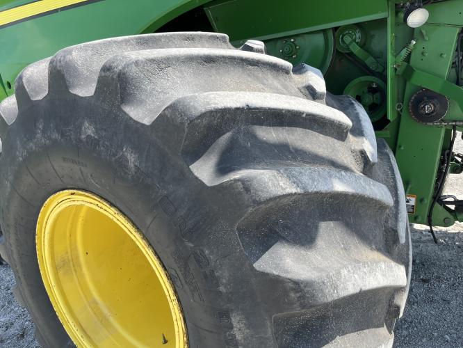 John Deere S680