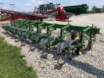 John Deere 825