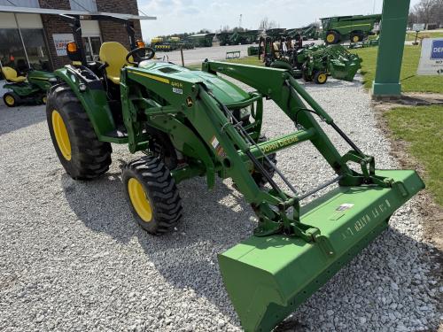 2019 John Deere 4044R