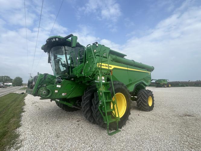 John Deere X9 1000