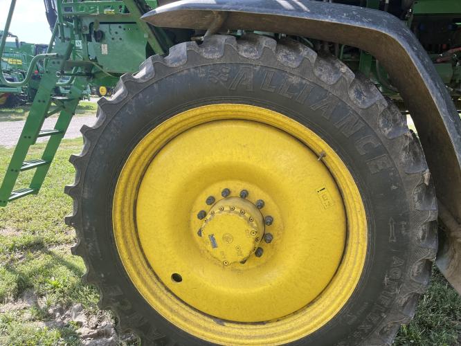 John Deere 412R