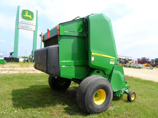 John Deere 560M