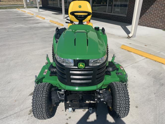 John Deere X758