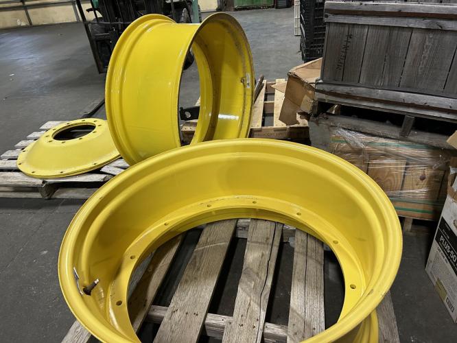 John Deere UNVERFERTH W1534 MFWD RE588919WHEEL 15X34 -