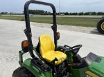 John Deere 3046R