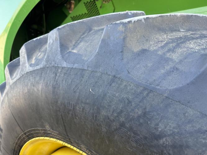 John Deere S670