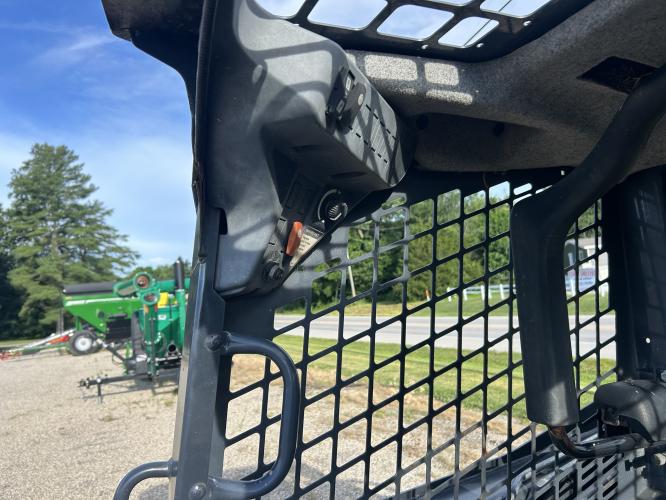 John Deere 323E