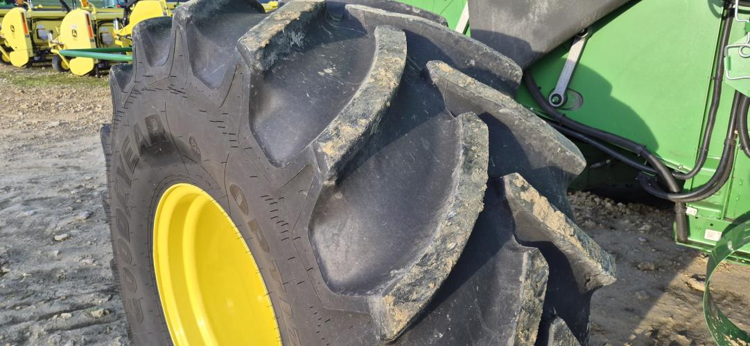 John Deere S780