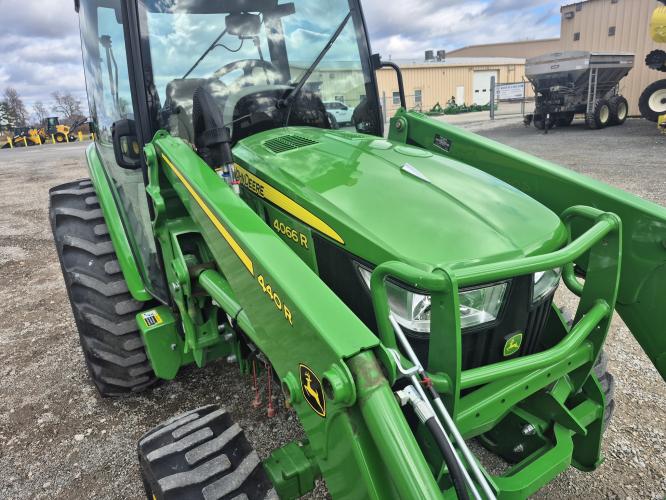 John Deere 4066R