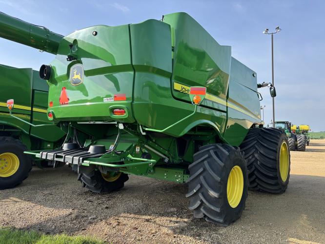John Deere S790