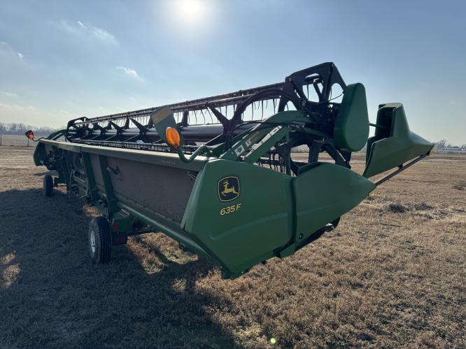 John Deere 635F