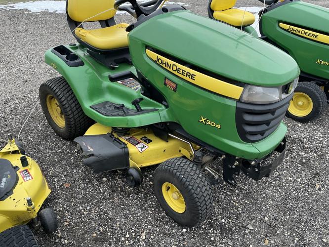 John Deere X304