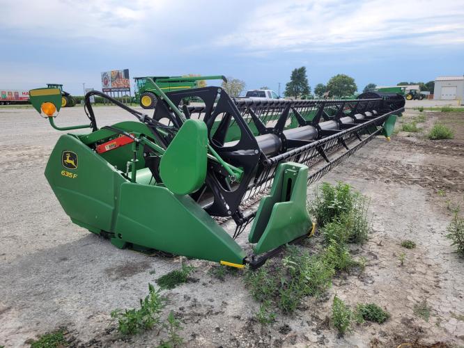 John Deere 635F
