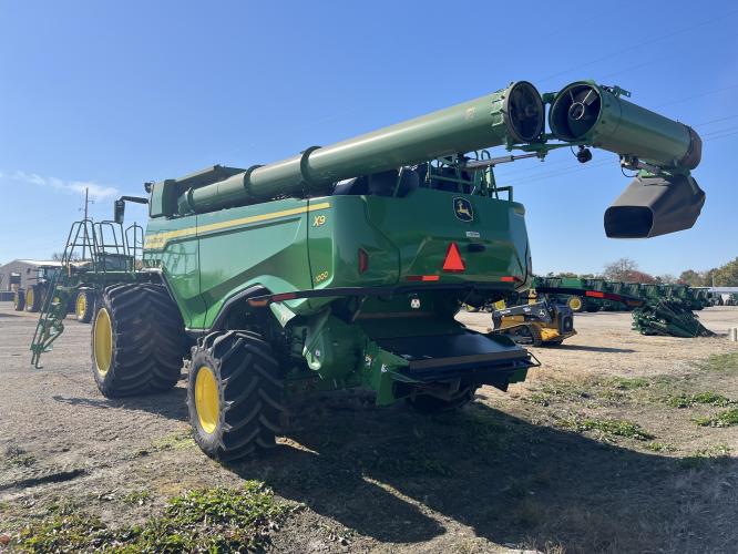 John Deere X9 1000