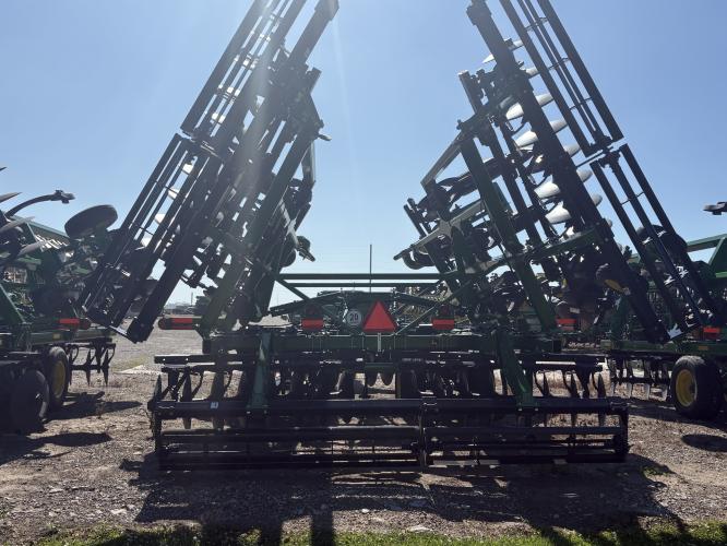 John Deere 2720