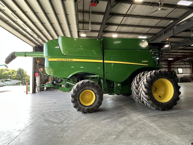 John Deere S680