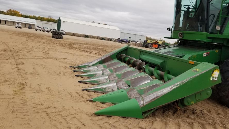John Deere 643