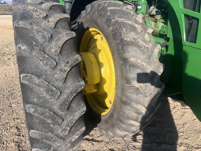 John Deere 8530