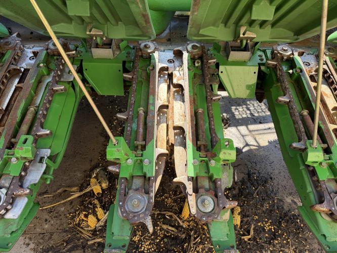 John Deere 608C