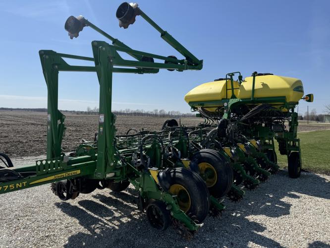 John Deere 1775NT