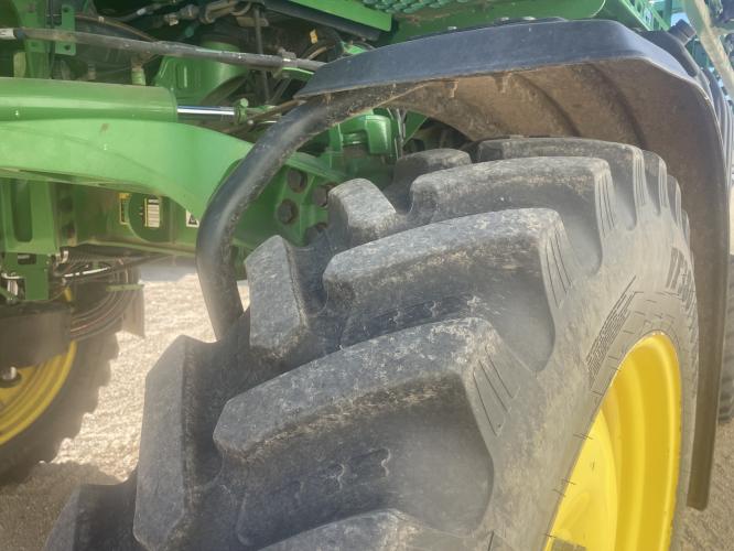 John Deere R4044
