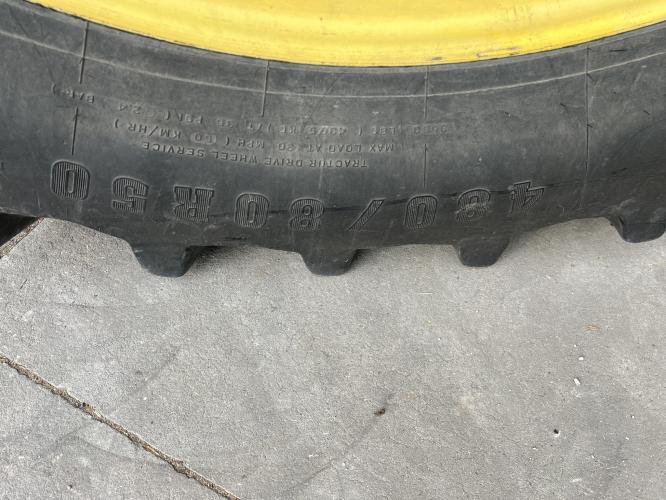 John Deere 8335R