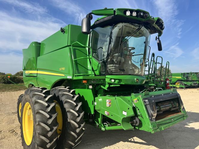 John Deere S770