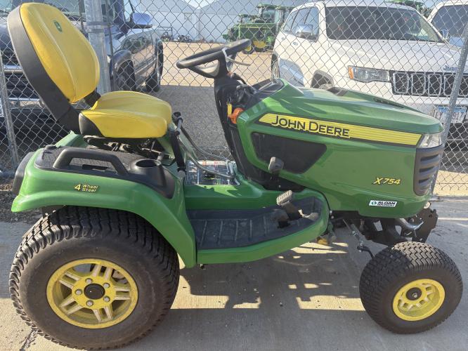 John Deere X754