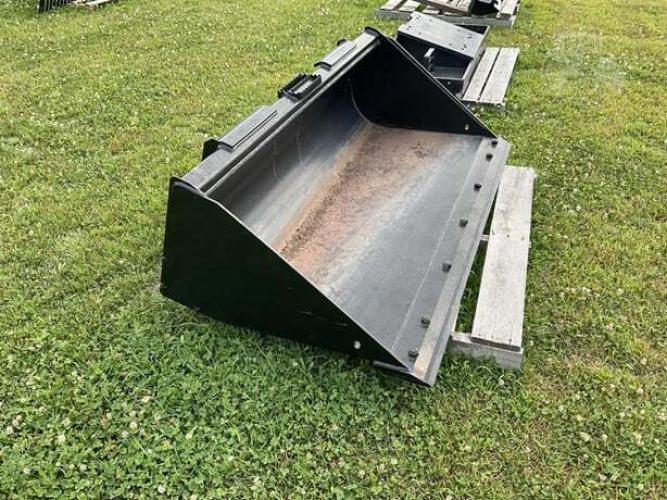 John Deere new KV24751 C66 bucket