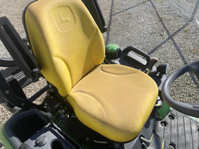 John Deere 1025R