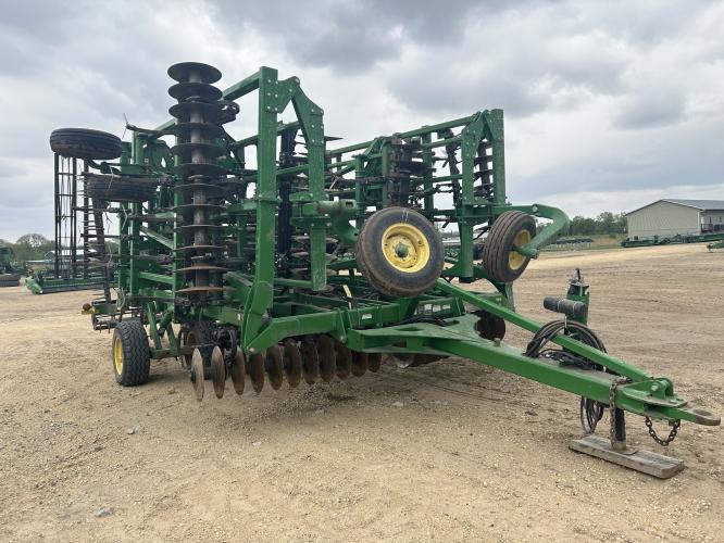 John Deere 2310