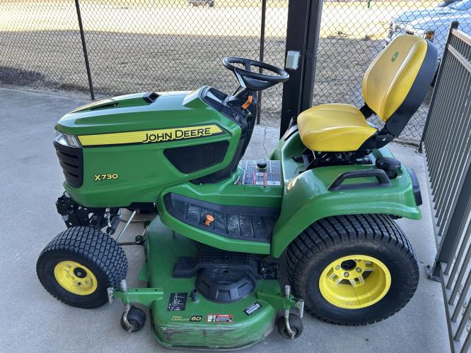 John Deere X730