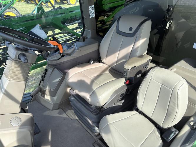 John Deere 412R