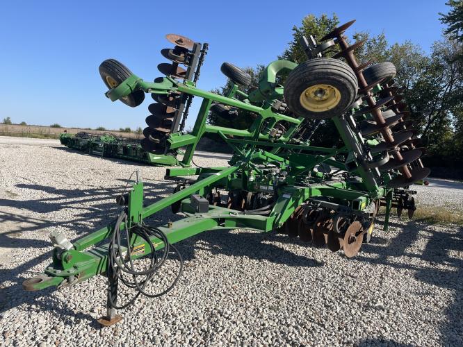 John Deere 2720