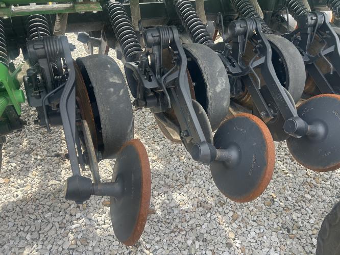 John Deere 1590