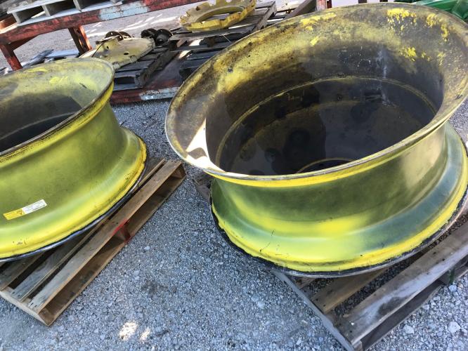 John Deere AH145348 INSIDE DUAL WHEEL