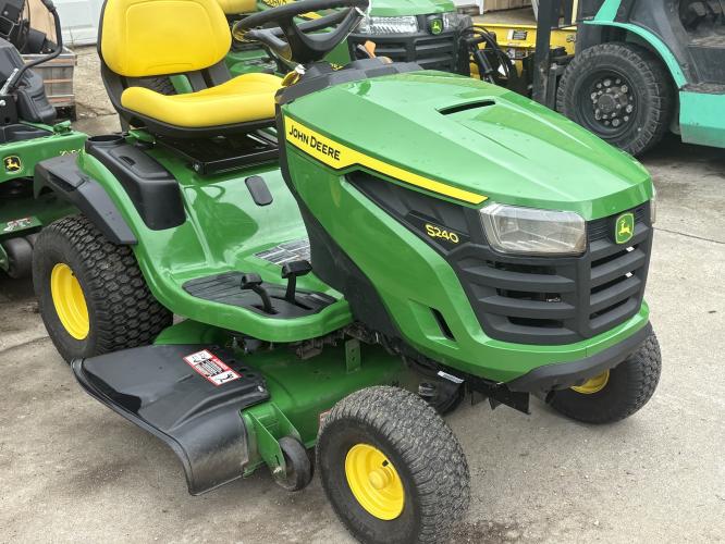 John Deere S240