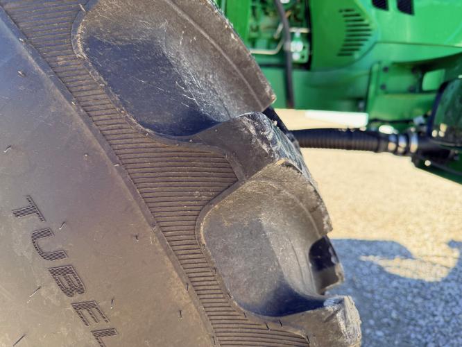 John Deere R4045