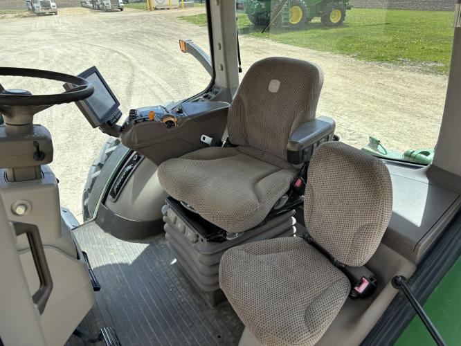 John Deere 8320R