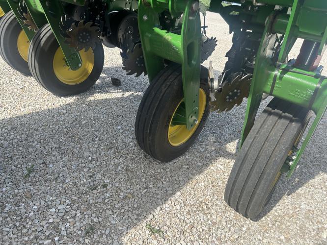 John Deere 1775NT