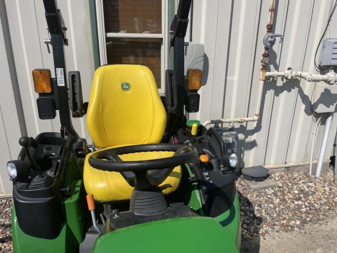 John Deere 2025R