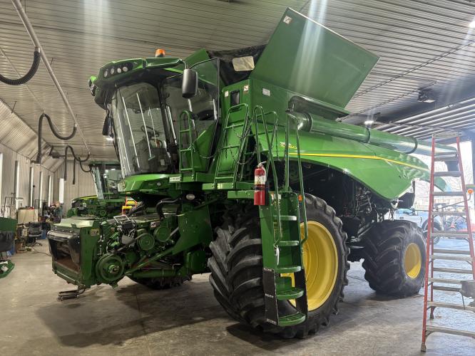 John Deere S780
