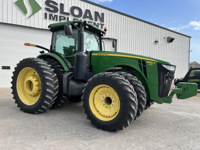 John Deere 8335R