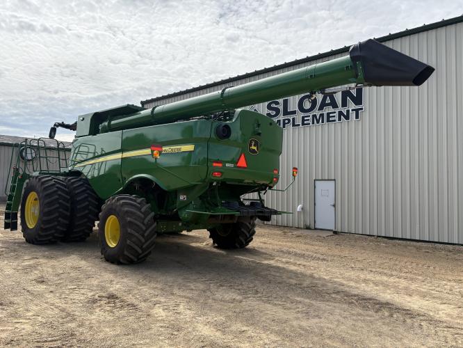John Deere S780