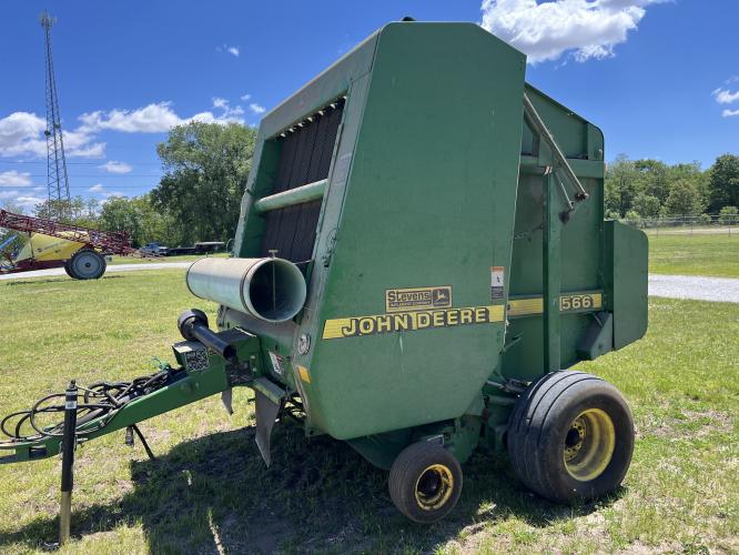 John Deere 566