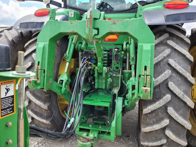 John Deere 8335R