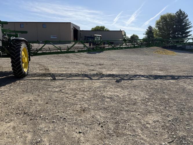 John Deere 412R